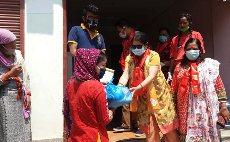 मातृशक्ती साकोसद्धारा ३०० मजदुरलाई राहत वितरण