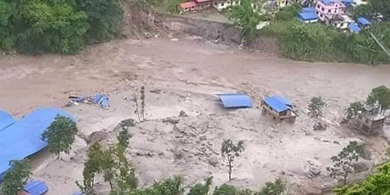 बाढीले जम्बु सहकारीको कार्यलय बगाउँदा मानवीय सहित आर्थिक क्षति 