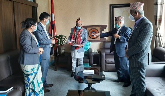 सहकारी महासंघले एकै दिन मुख्य सचिव र सचिवसंग भेट गर्यो