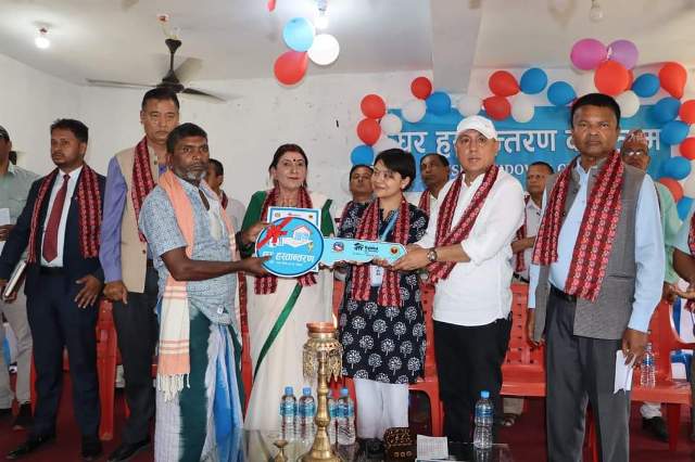 विपन्नलाई सहारा नेपाल सहकारीको घर 