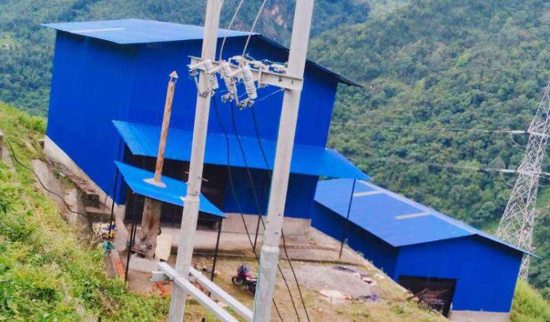 भिरकोटको भीरमा कुखुराको आहाराका लागि सहकारी उद्योग