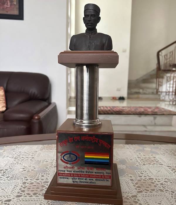 ओमदेवी मल्लले पाएकी थिइन नेपालबाट पहिलो ‘ठाकुर वेदराम अन्तर्राष्ट्रिय सम्मान’